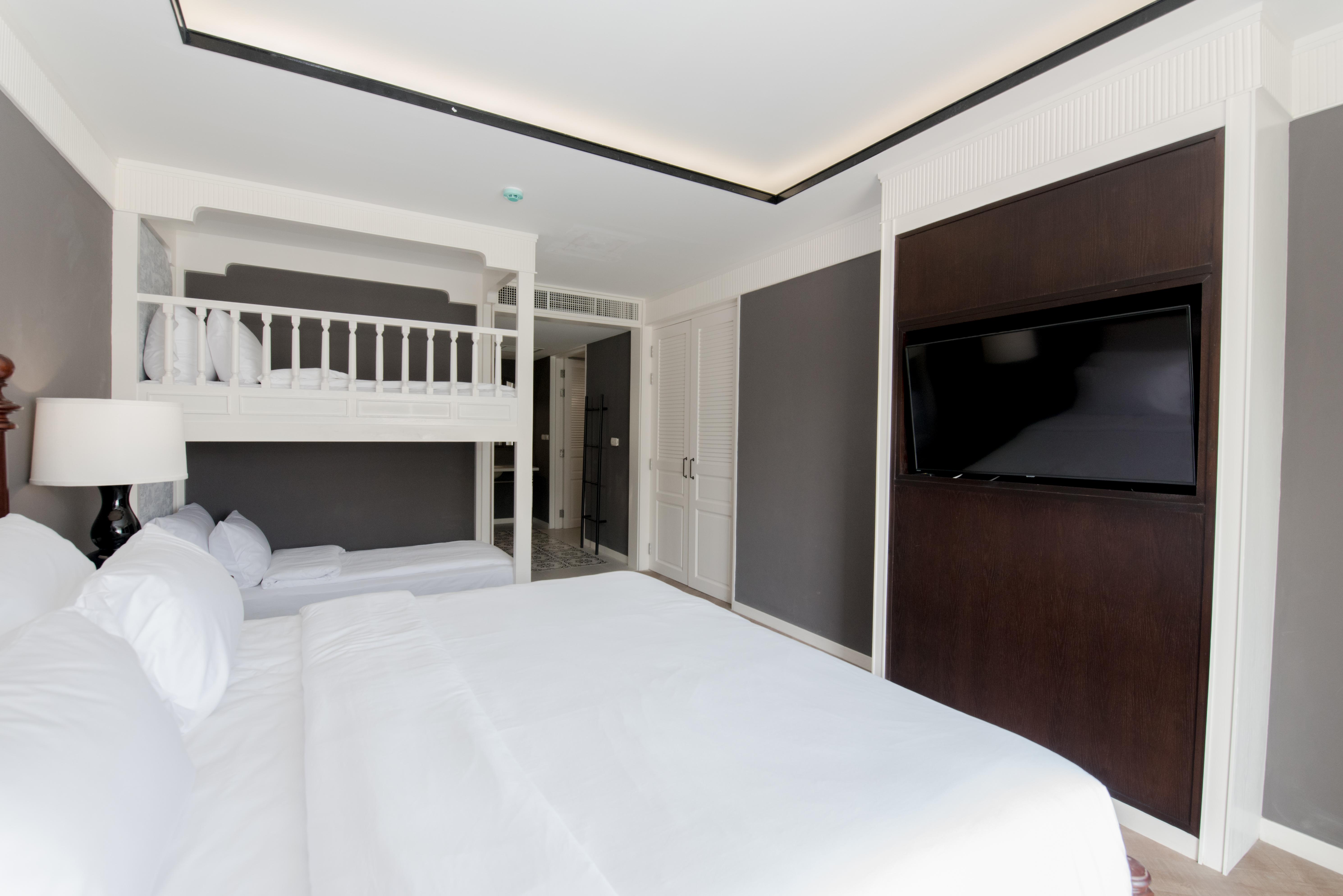 Marina Gallery Resort-Kacha-Kalim Bay - Sha Plus Patong Exterior photo A bedroom at the hotel